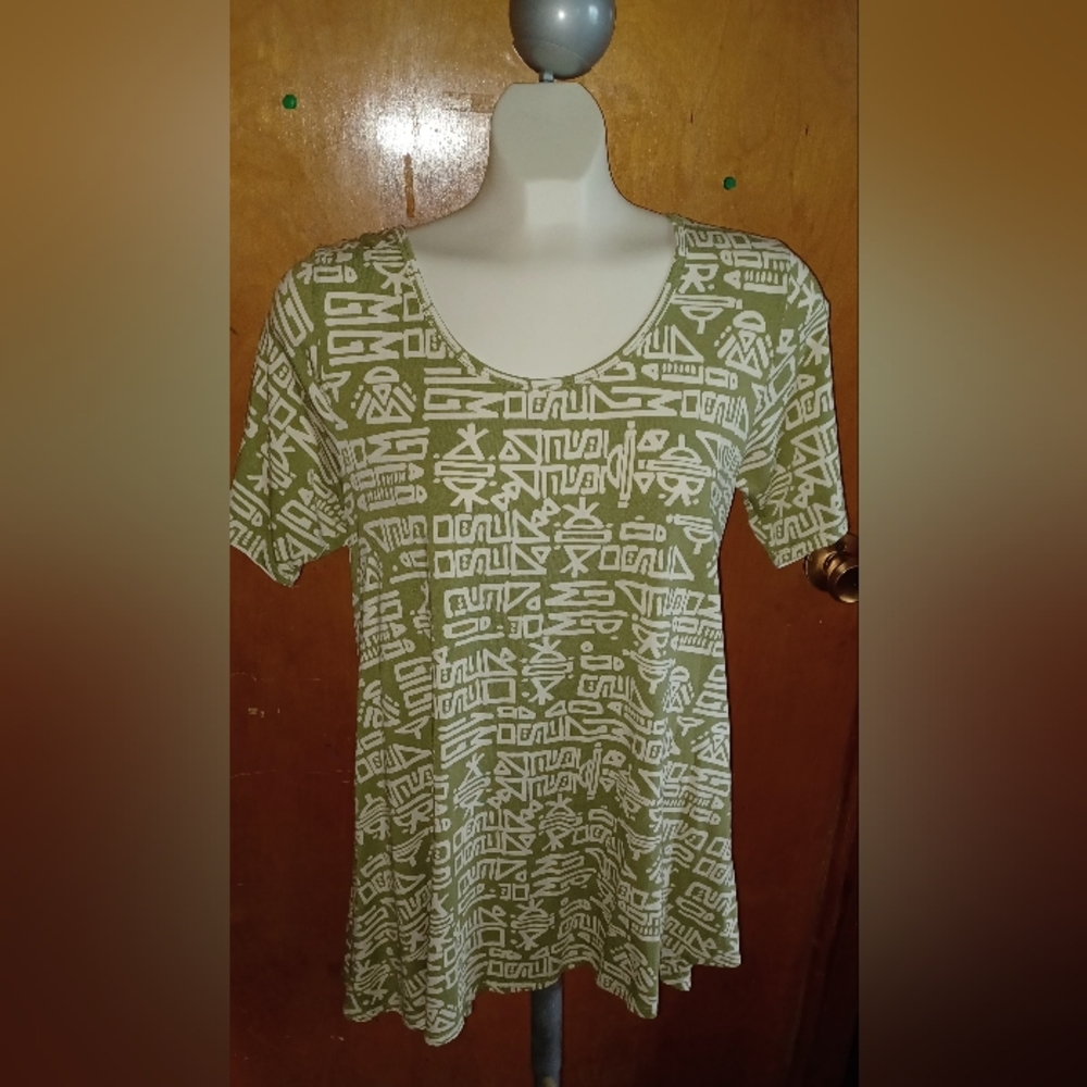 Lularoe Print Shirt Sz Med Tags